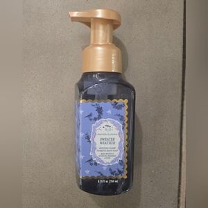 Bath & Body Works Sweater Weather Foaming Hand Soap - Navy and Gold